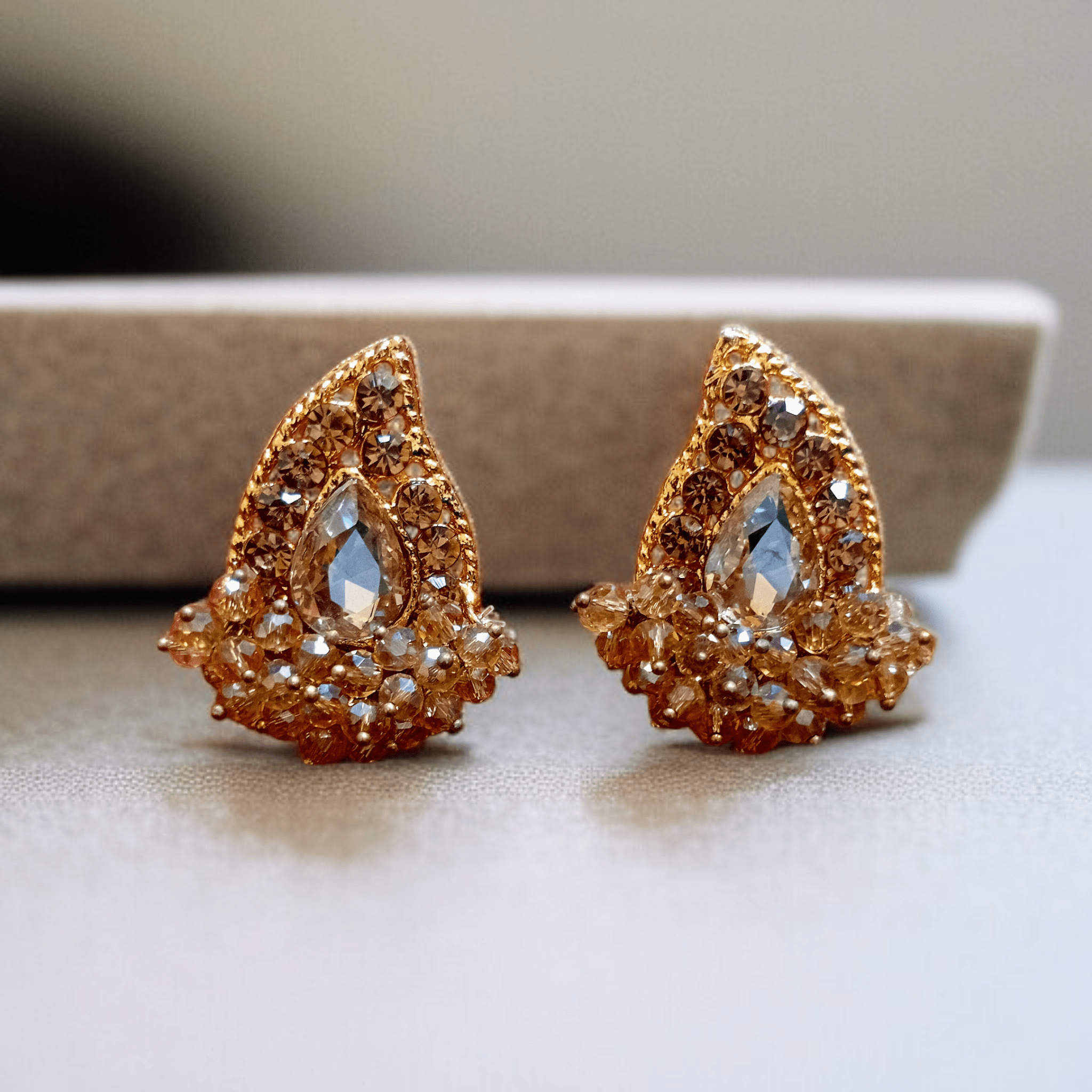 Buy Golden colour jewellery earrings at best price in Pakistan